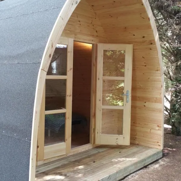 Camping Au Tour de l'Aveyron, hotel em LʼHospitalet-du-Larzac