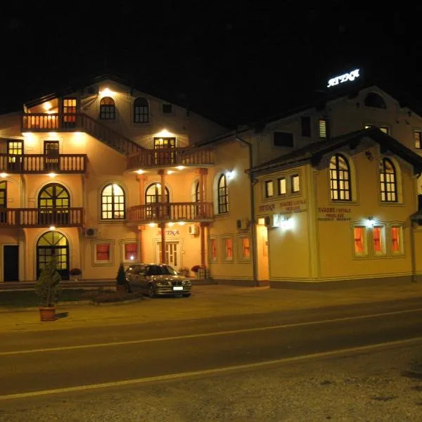 Villa Atina, hotel Ópazován