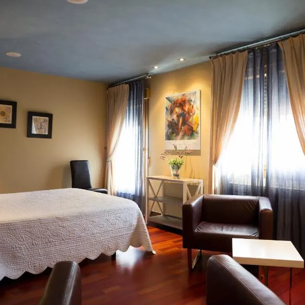 Hostal Fuentefria, hotel v destinaci Abejar