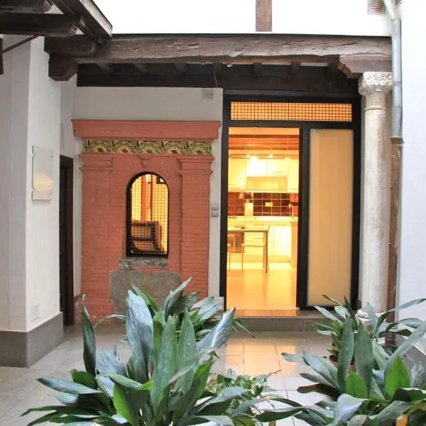 Apartamentos Inside Alhacaba, hotel v destinaci Granada