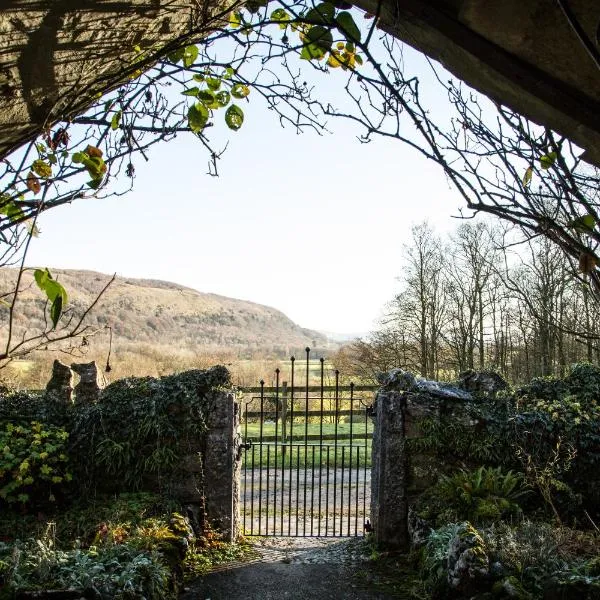 Witherslack Hall Farmhouse, ξενοδοχείο σε Grange Over Sands