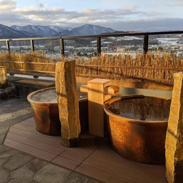 La Vista Furano Hills Natural Hot Spring, viešbutis mieste Furanas