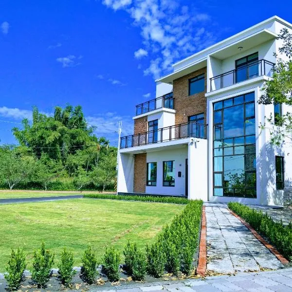 風鈴鐵道包棟Villa莊園-全新電梯景觀莊園, hotel v destinaci Jiji