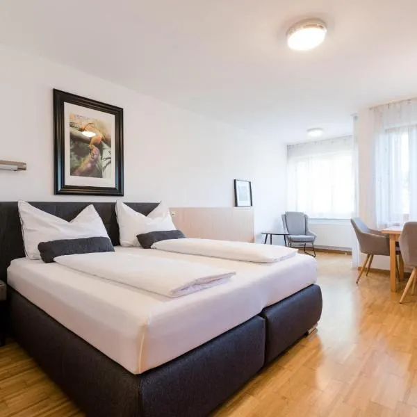 Studiowohnungen am Rieger-Hof, hotel v destinaci Hartmannsdorf