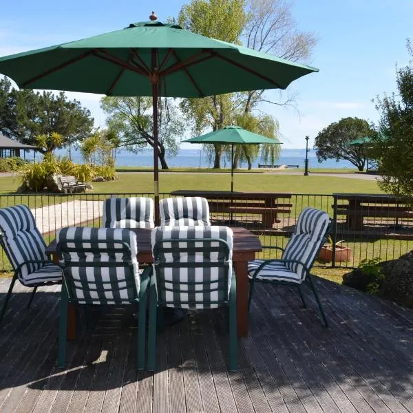 Cedarwood Lakeside Motel & Conference Venue, hótel í Rotoiti