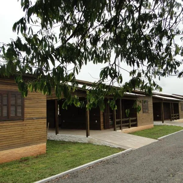 CHALÉS DO VÔ LÉRIO/TORRES-RS, hotel v destinaci Torres