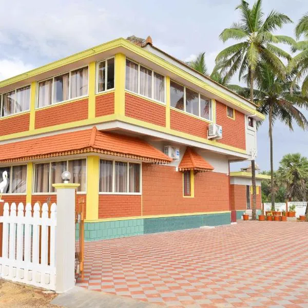 Glucklich Beach Cottages, hotel in Kundapur