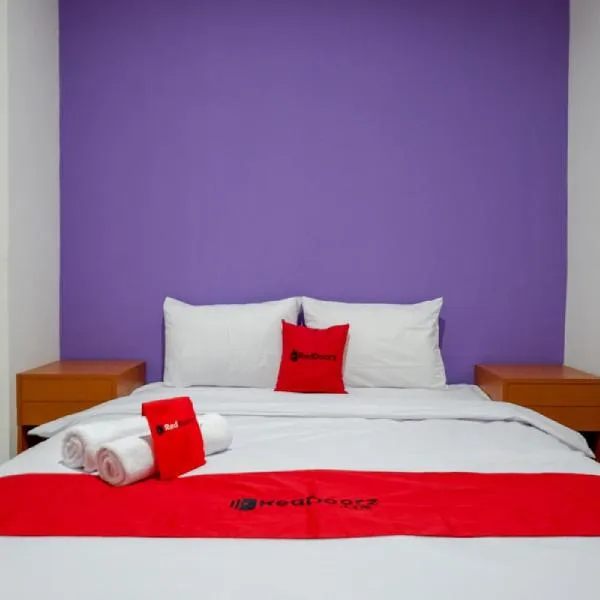 RedDoorz near Alun Alun Kaliwungu Kendal, Hotel in Brangsong