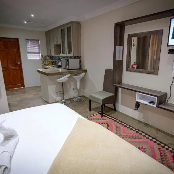 Sangiro Game Lodge - Sustainable Electricity and Water, hotel in Bloemfontein