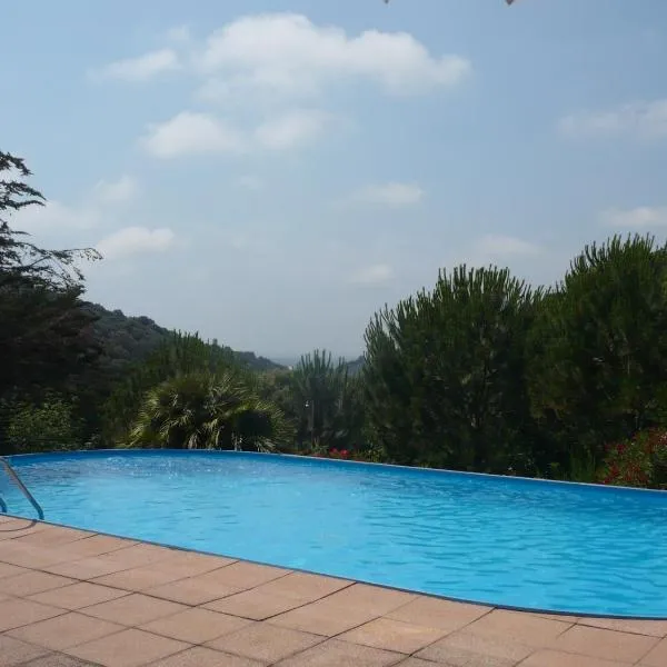 Casolare con Piscina al mare, hotel in Castagneto Carducci