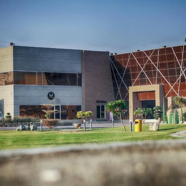 Circle Club Faisalabad, hotel v destinaci Faisalábád
