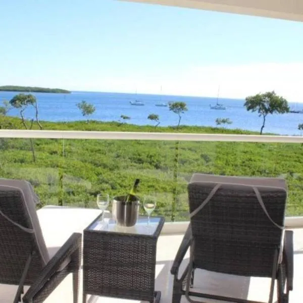 LICENSED MGR - LUXURIOUS OCEANFRONT CONDO W/STUNNING VIEWS - UPSCALE OCEANFRONT RESORT!, hotel v destinaci Key Largo