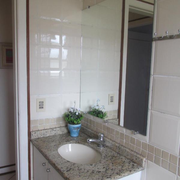 Apartamento 108 - de Frente para o Mar dos Ingleses - Pé na Areia - 4 Pessoas - Foto 3