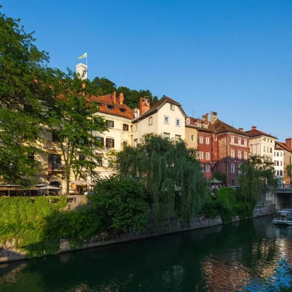 AdHoc Hostel, hotel v Lublani