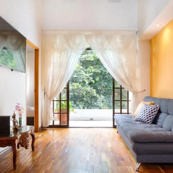 Casa Entera-Cerca a Mall La Central y Estación de Tranvía, hotel v destinaci Medellín
