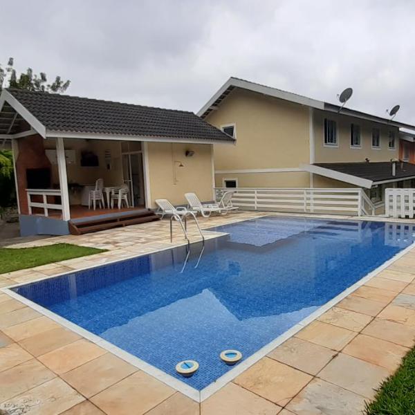 Aconchego em Teresópolis com piscina privativa próximo a feirinha