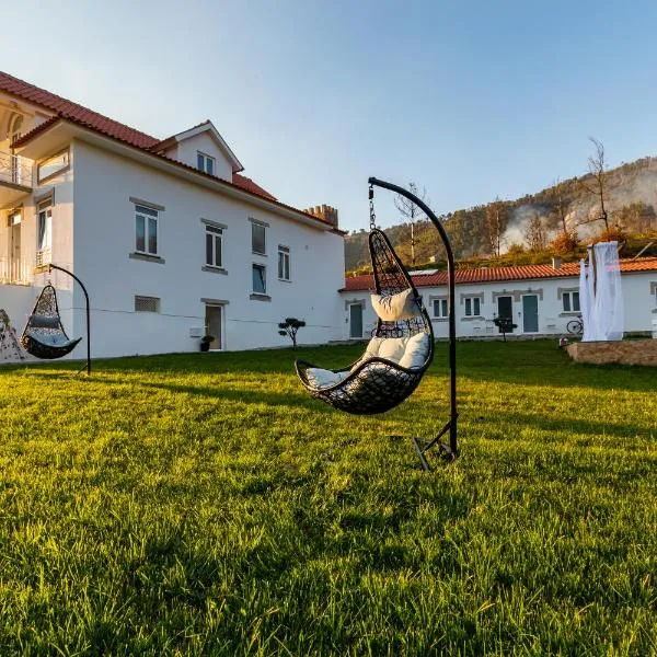 Villa Alzira, hotel in Travancinha