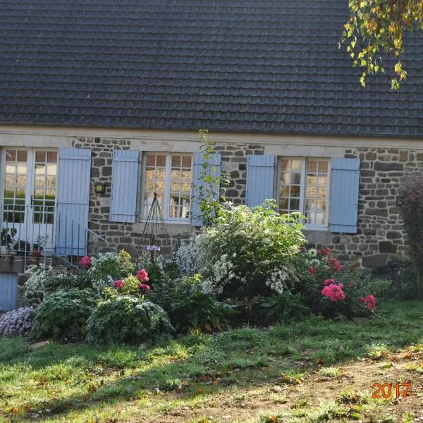 Ma maison bleue, hotel in Faverolles