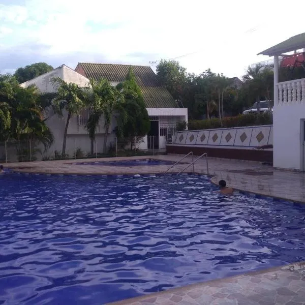 Full House, Hotel in Girardot