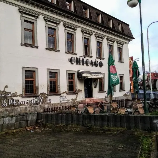 Hotel Chicago, hotel en Chomutov