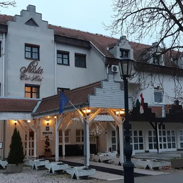 Siesta Club Hotel, hotel in Harkány