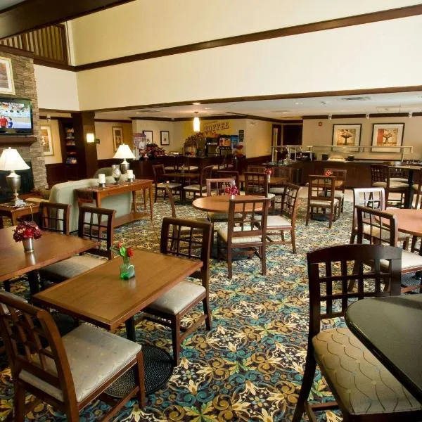 Hawthorn Suites by Wyndham Williamsville Buffalo Airport, hotell i Williamsville