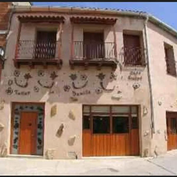 Casa Rural El Taller De Benito, hotel en Cañamero