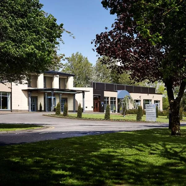 Radisson BLU Hotel and Spa, Limerick, hotel in Cratloe