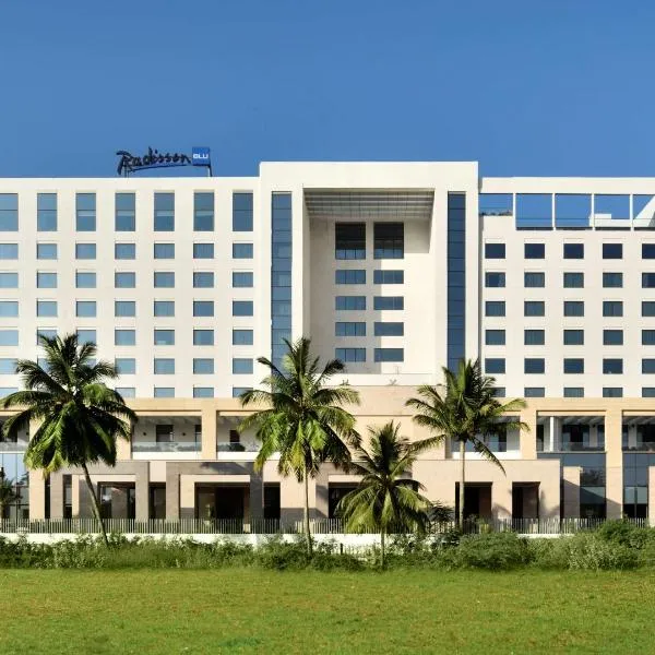 Radisson Blu Coimbatore, hotel in Irugūr