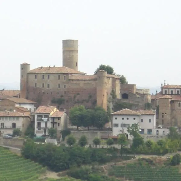 Arco Dei Nobili, hotel v destinaci Monforte dʼAlba