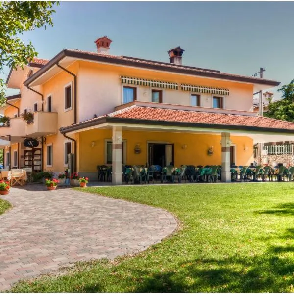 Hotel Pesek, ξενοδοχείο σε San Dorligo della Valle