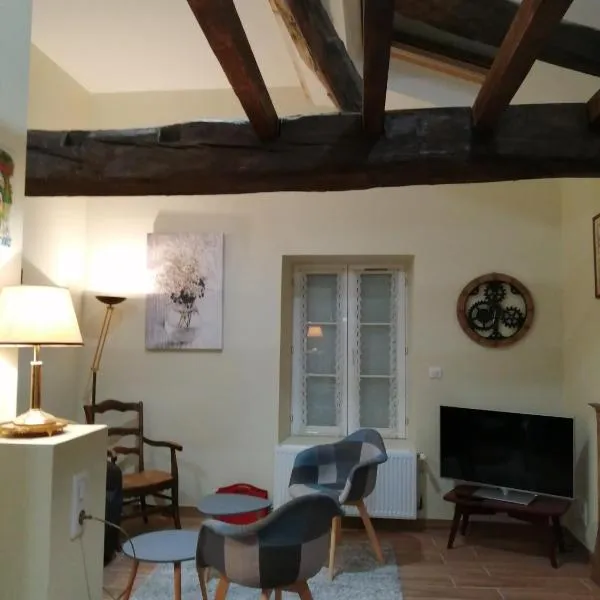 Le Bord d'eau, hotel v destinaci Montbard