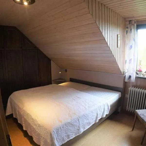 Ferienwohnung Am Traumgarten, 35646, hotel in Großsander