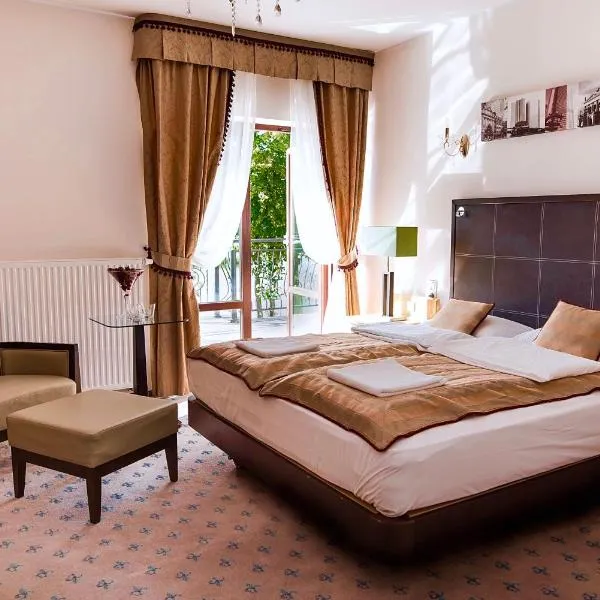 Uzdrowisko Sanatorium Augustów Pałac na wodzie Falkowski, hotel v destinaci Augustov