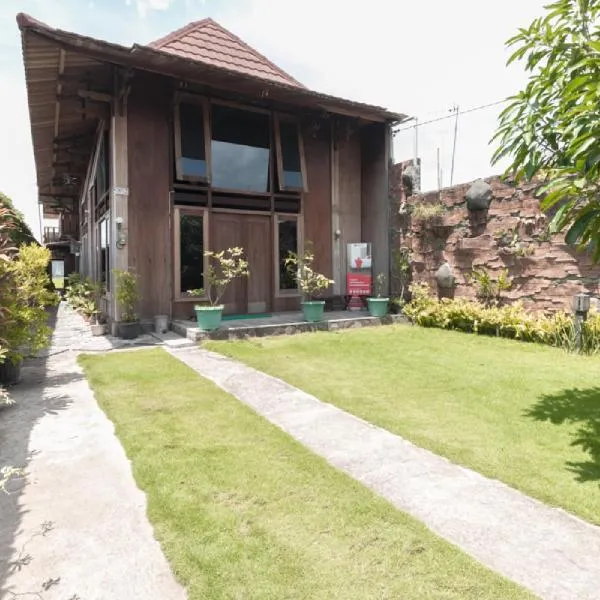 RedDoorz at Omah Kayu Homestay Yogyakarta, hotel in Yogyakarta