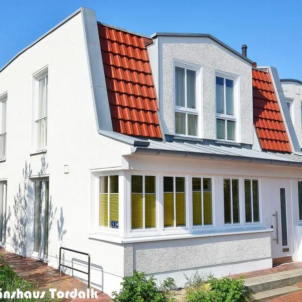 Kapitänshaus Tordalk mit 3 Schlafzimmern, hotel v destinaci Norderney