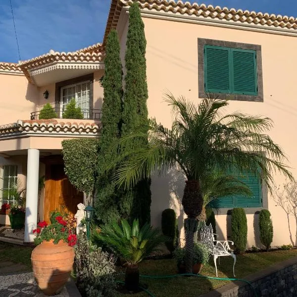 Vila Tagus Garajau, hotel v destinaci Caniço