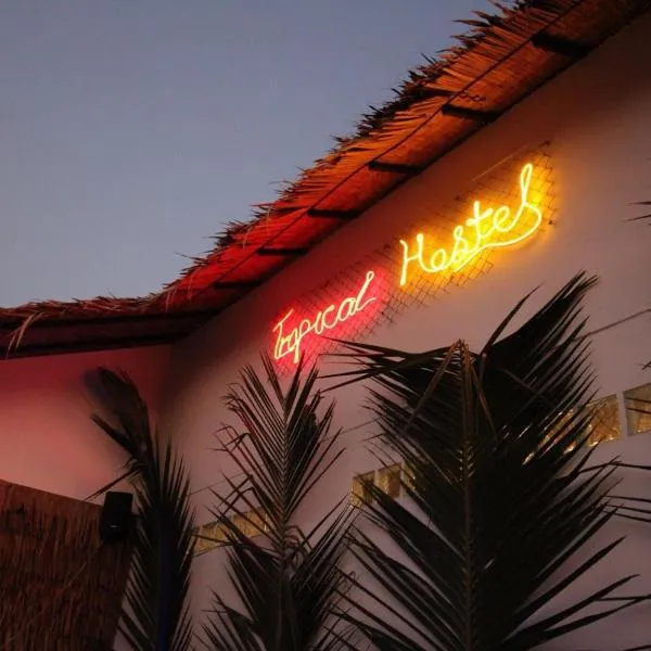 Tropical Hostel, hôtel à Ko Phayam