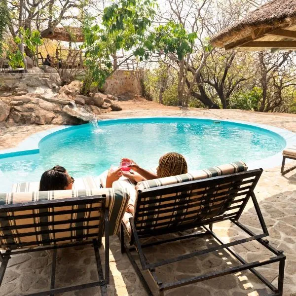 Safari Beach Lodge โรงแรมในSenga