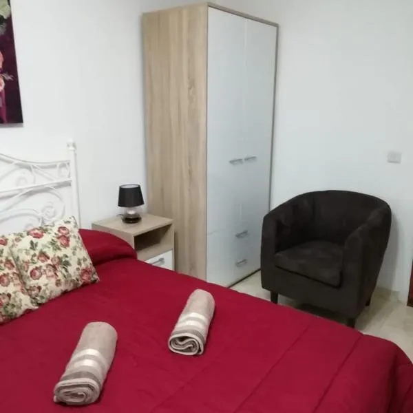 Citadel View Studio Penthouse, hotel in Kerċem