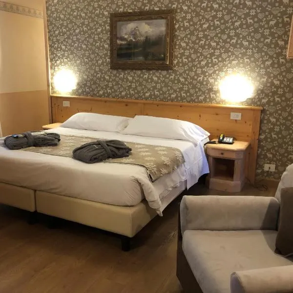 Hotel Edelweiss 3 Stelle SUPERIOR، فندق في بيريول تشيرفينيا