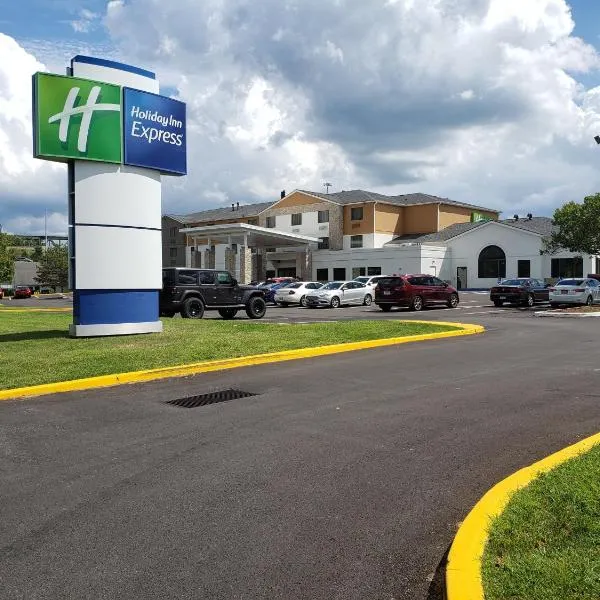 Holiday Inn Express Hotel Pittsburgh-North/Harmarville by IHG, hotel v destinaci Harmarville