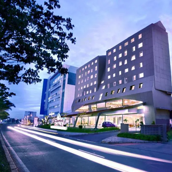 Fame Hotel Gading Serpong, hotel v destinaci Serpong