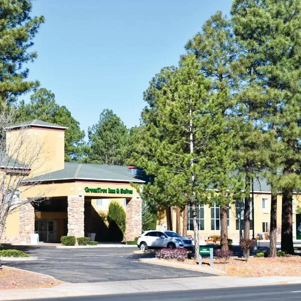 파인톱 레이크사이드에 위치한 호텔 GreenTree Inn & Suites Pinetop