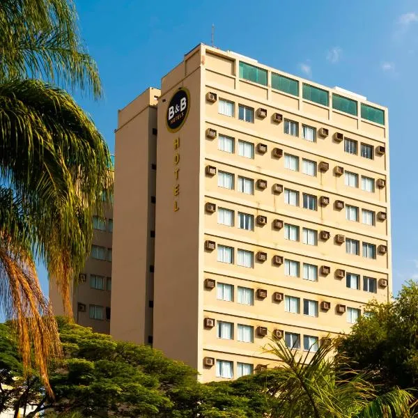 B&B HOTEL Uberlândia، فندق في أبرلانديا