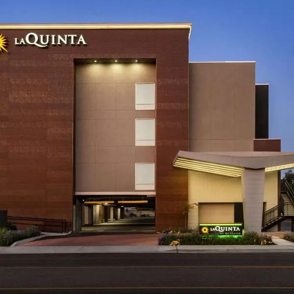 La Quinta by Wyndham Clovis CA, hotell i Clovis