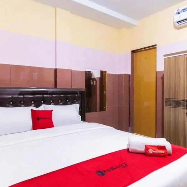 RedDoorz Plus @ Jalan Gatot Subroto Medan, hotel en Sunggal