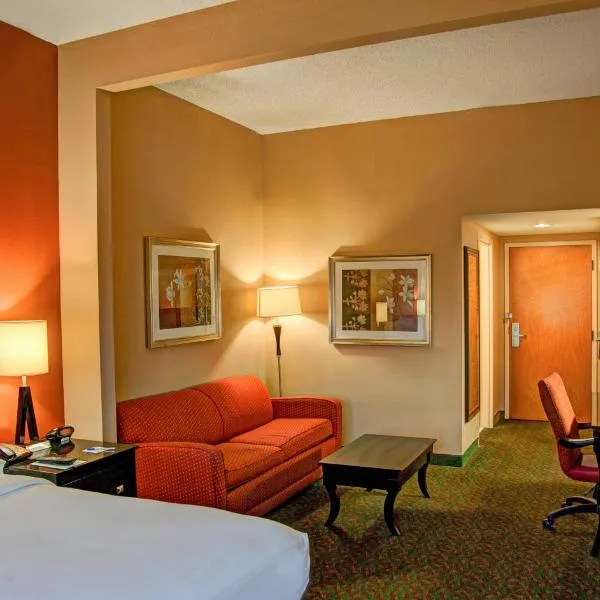 Country Inn & Suites by Radisson, Tyler University Area، فندق في تايلر