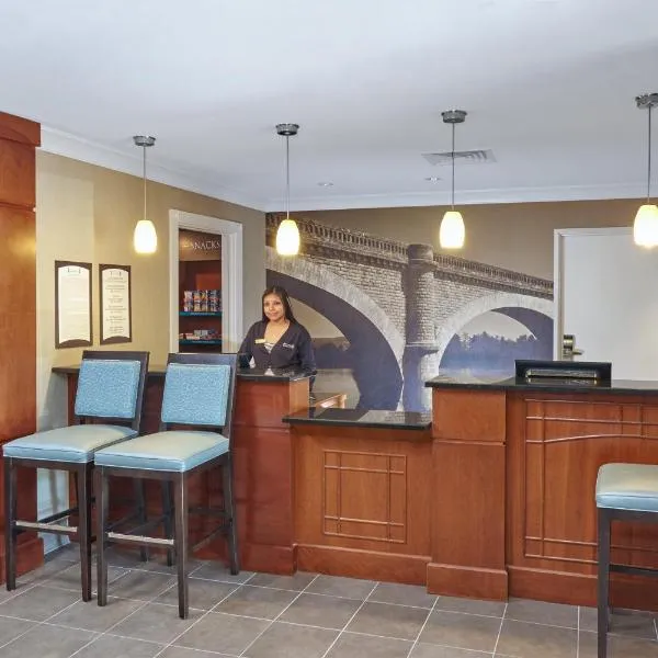 Staybridge Suites Glenview by IHG, hotel in Glenview