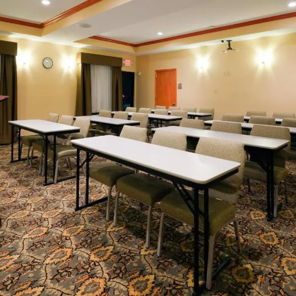 Holiday Inn Express Hotel and Suites Fairfield-North by IHG – hotel w mieście Fairfield